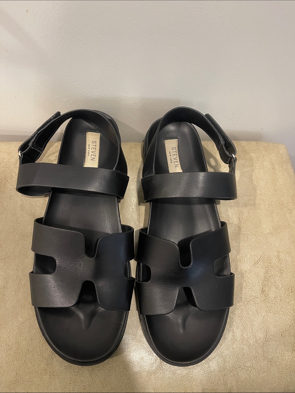 Steve Madden Black Leather Cutout Platform Sandals (new just too big for me!)
